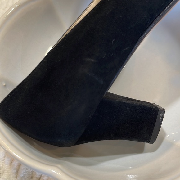 SALVATORE FERRAGAMO black suede heels - Picture 3 of 14